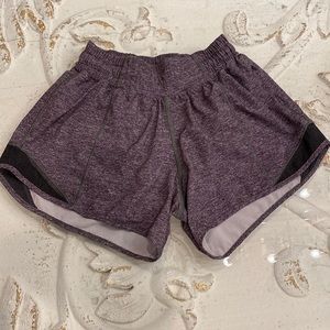 Lululemon Hotty Hot Shorts- Size 2 EEUC